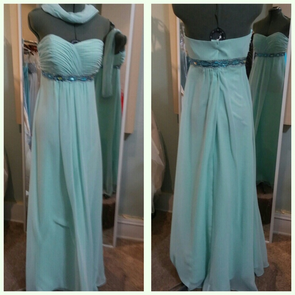 NWT Aqua chiffon gown